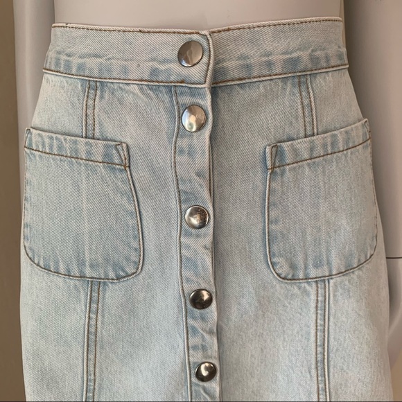 BDG Light Blue Denim Snap Front Pocket Mini Skirt Size Small - Picture 6 of 15